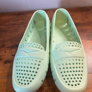 EUC WOMEN's SIZE 7, FLOAFERS, Lime Green Loafers